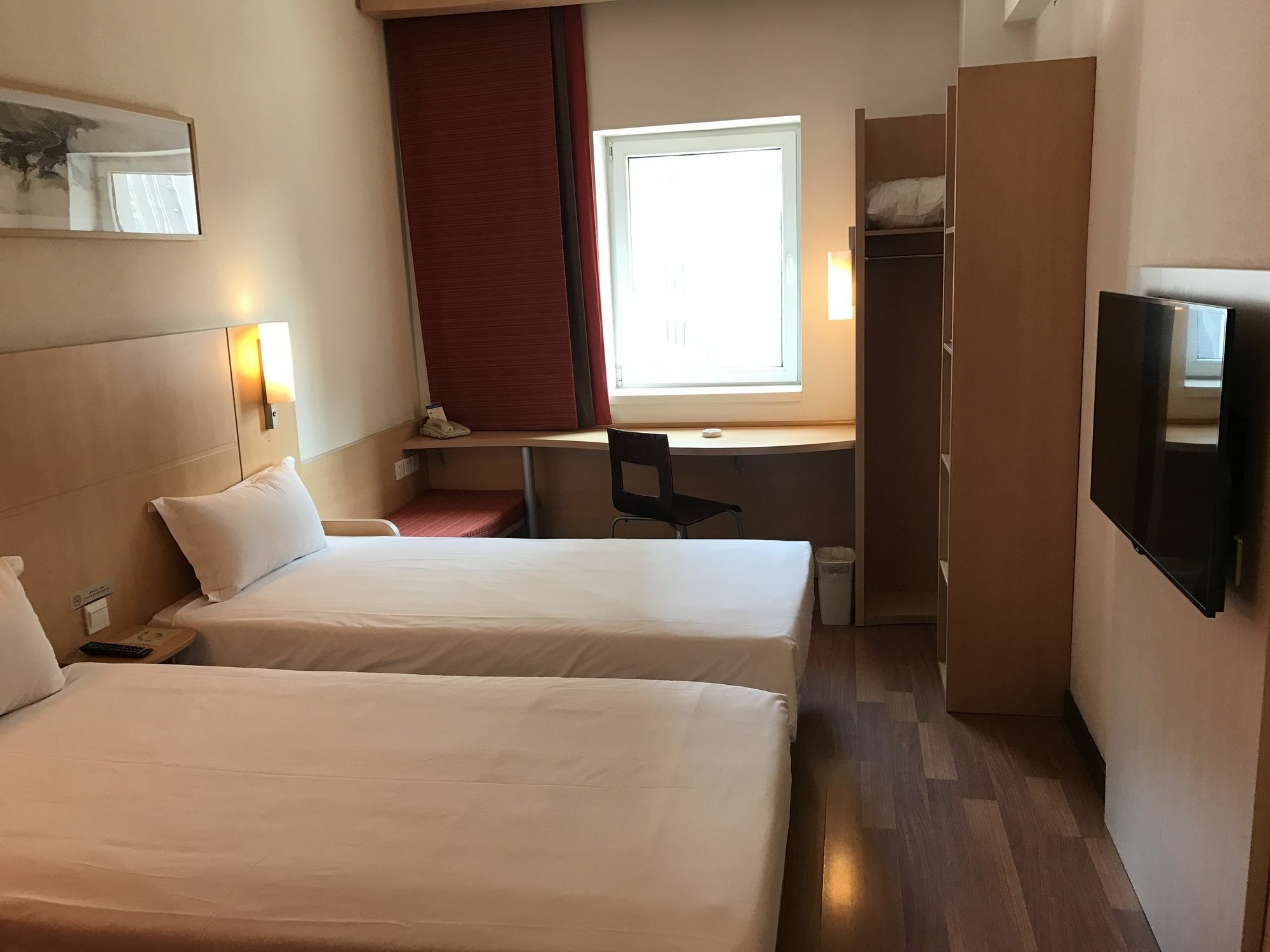 Ibis Dalian Zhongshan Square Eksteriør billede